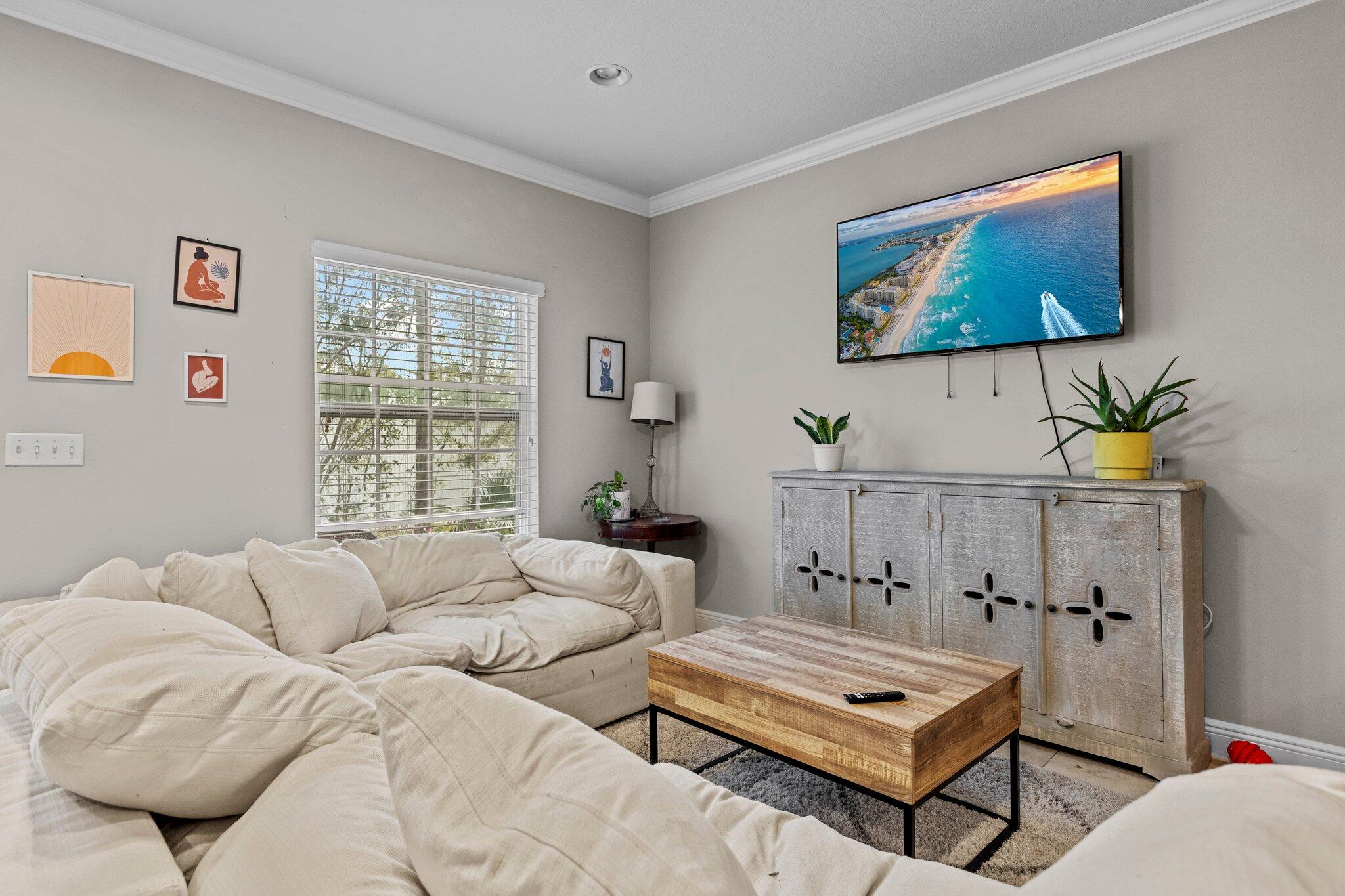 20 E Shady Oaks Drive, UNIT B