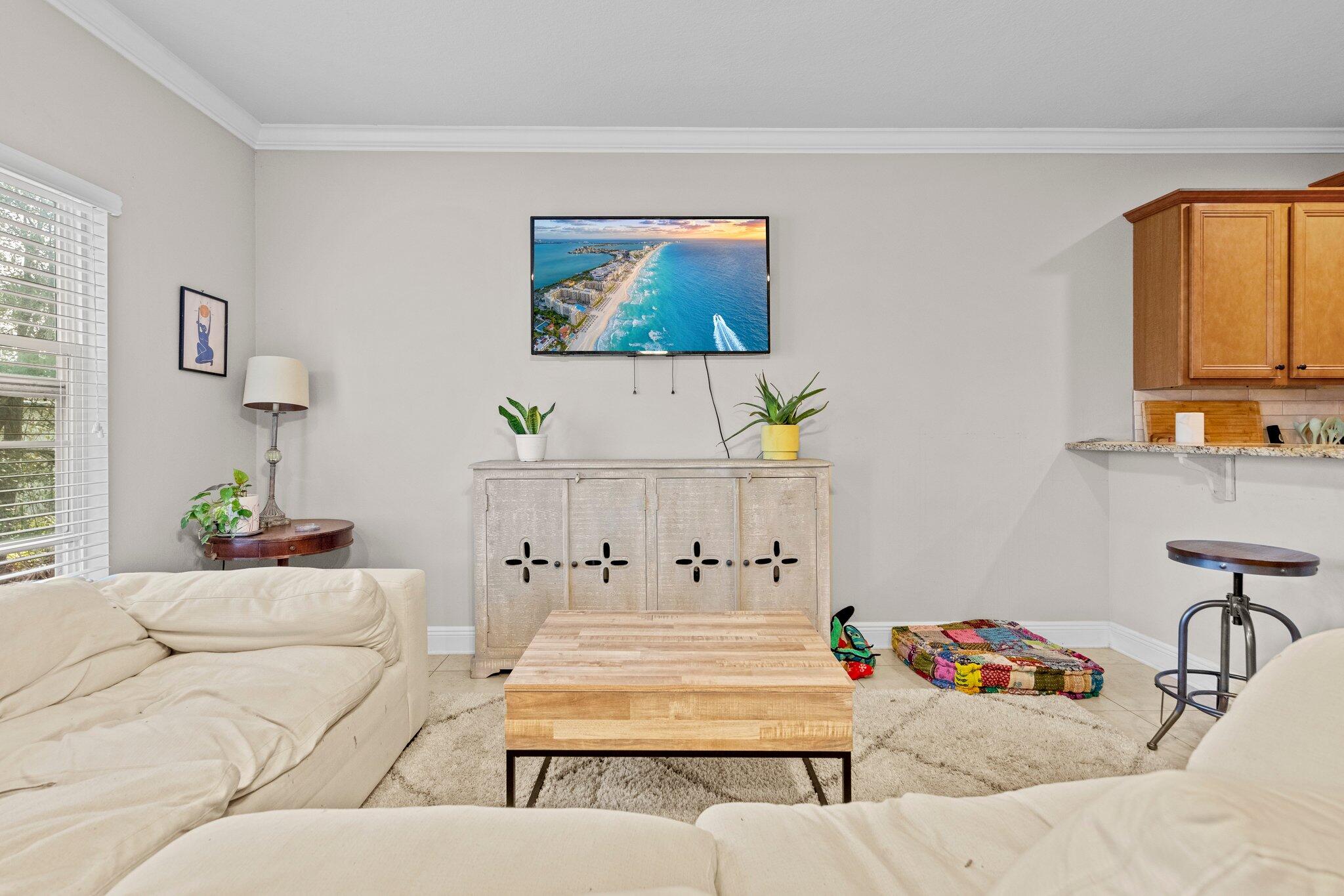 20 E Shady Oaks Drive, UNIT B
