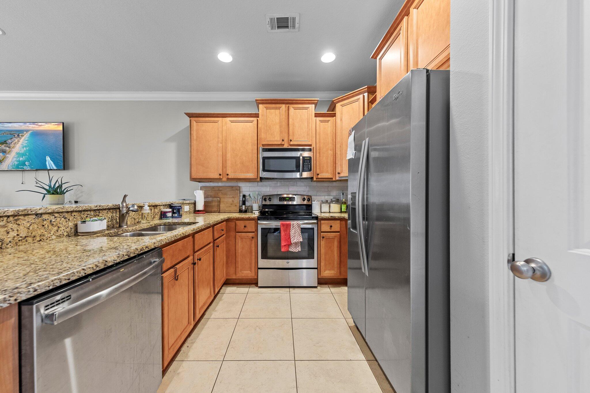 20 E Shady Oaks Drive, UNIT B