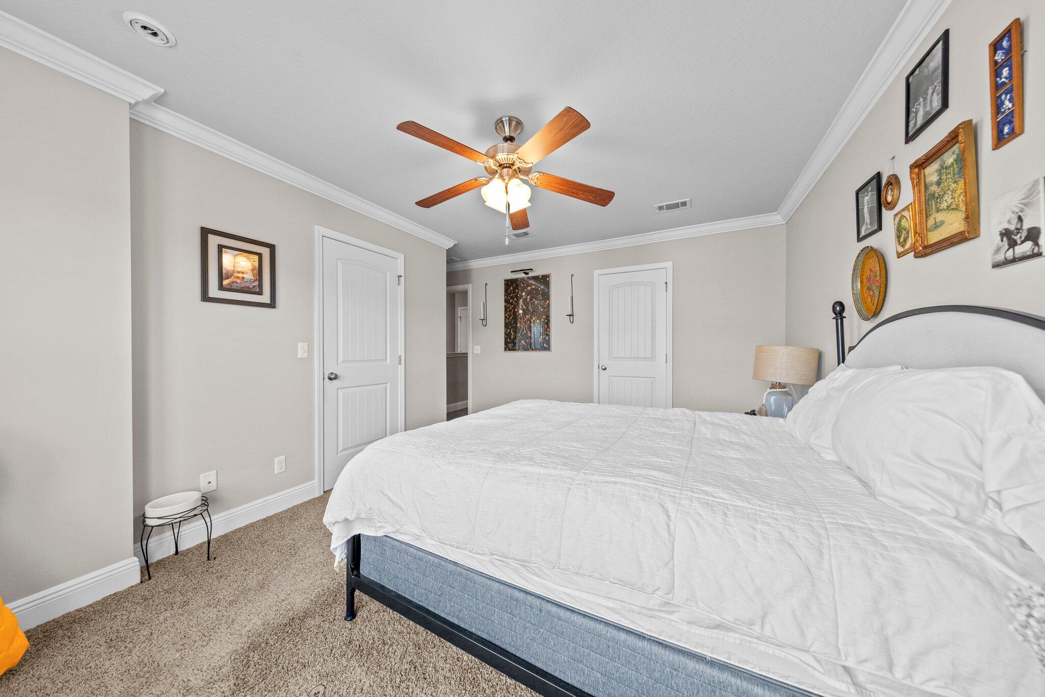 20 E Shady Oaks Drive, UNIT B