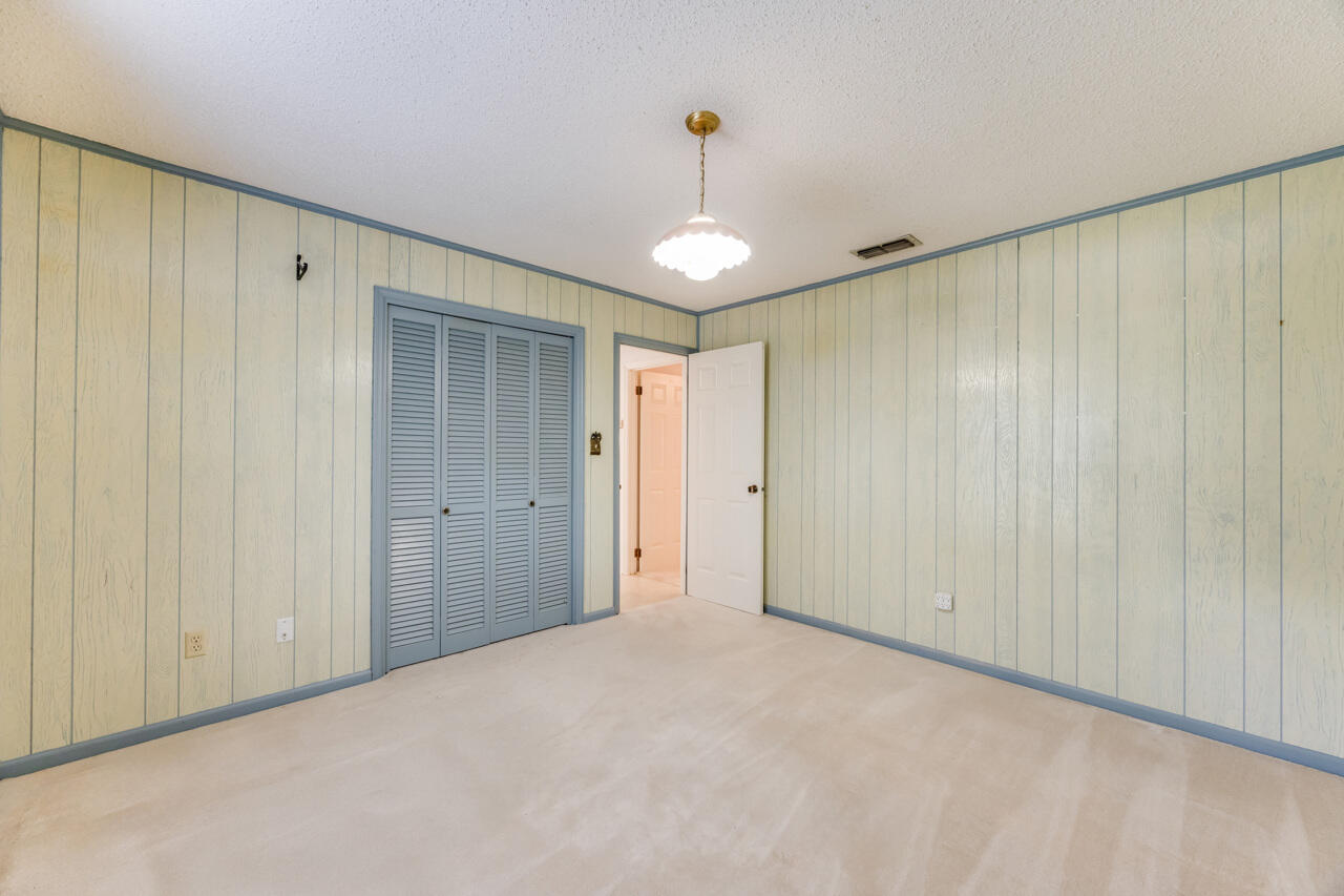 2601 Edgewater Drive