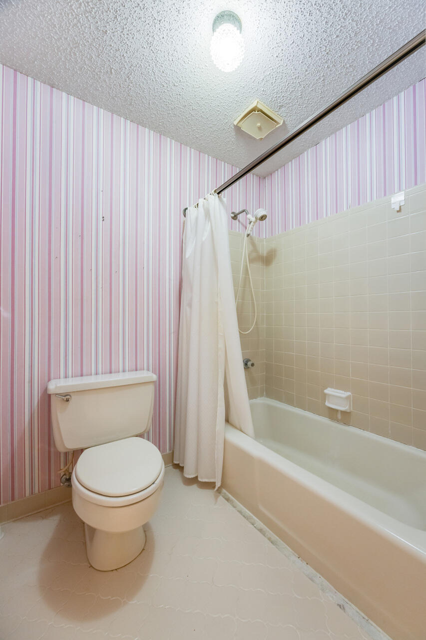 2601 Edgewater Drive