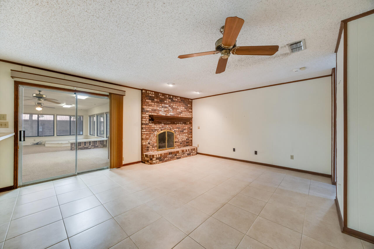 2601 Edgewater Drive