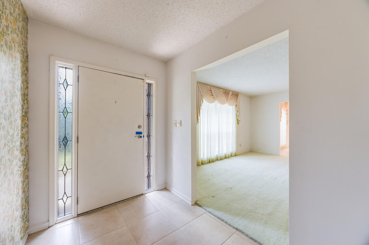 2601 Edgewater Drive