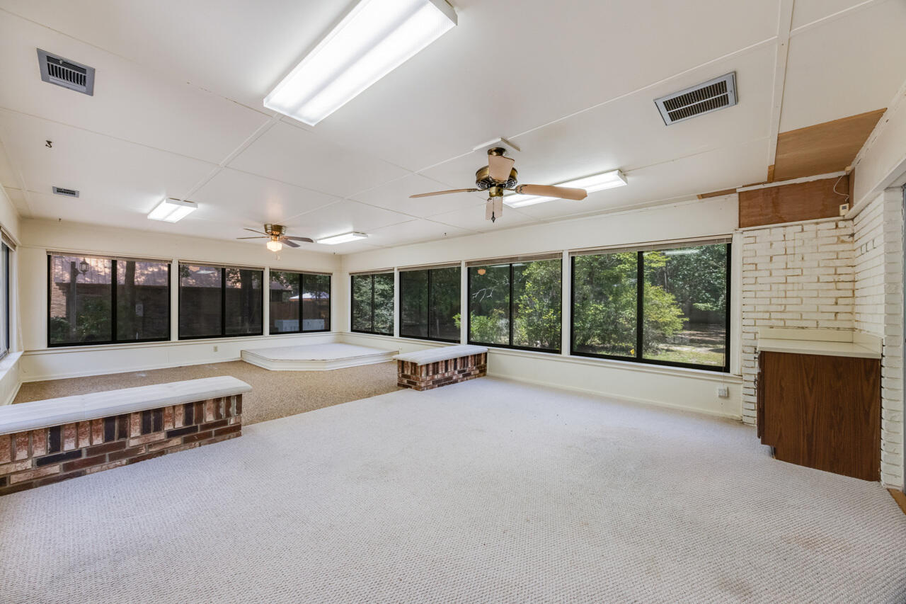 2601 Edgewater Drive