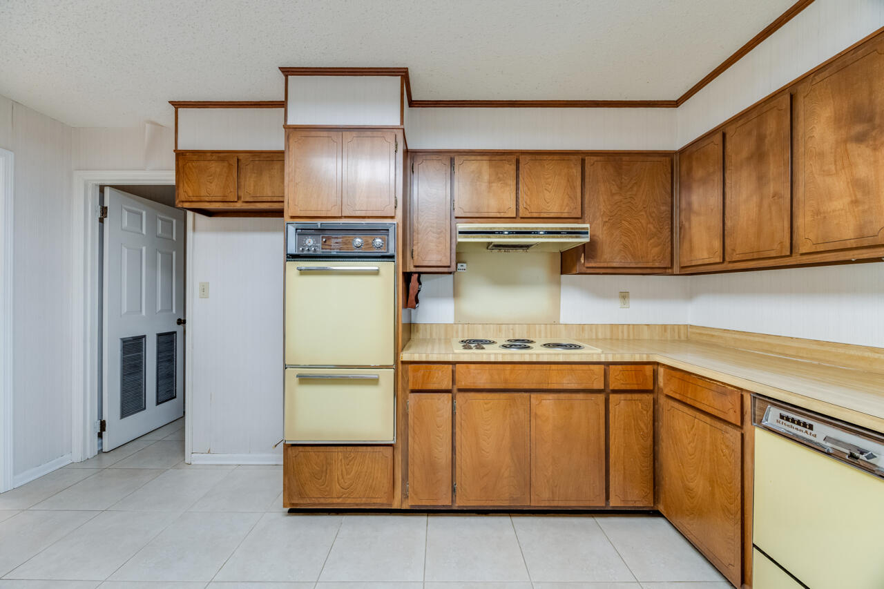 2601 Edgewater Drive