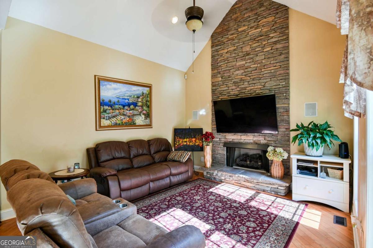 283 Creekside Drive