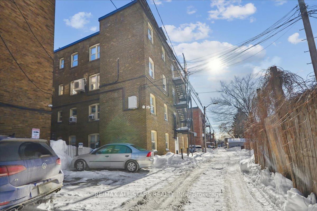 114 Vaughan Road 307