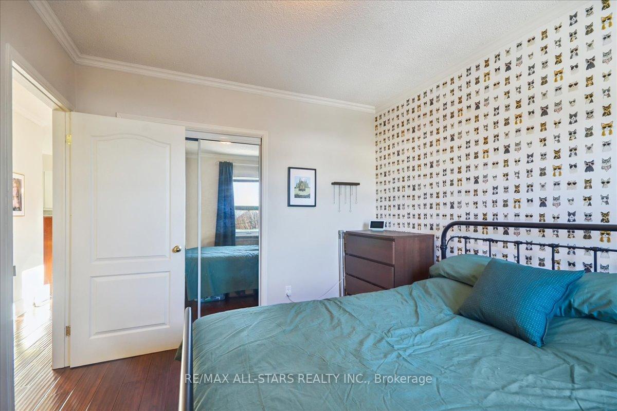 114 Vaughan Road 307