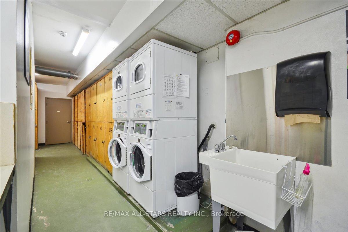 114 Vaughan Road 307