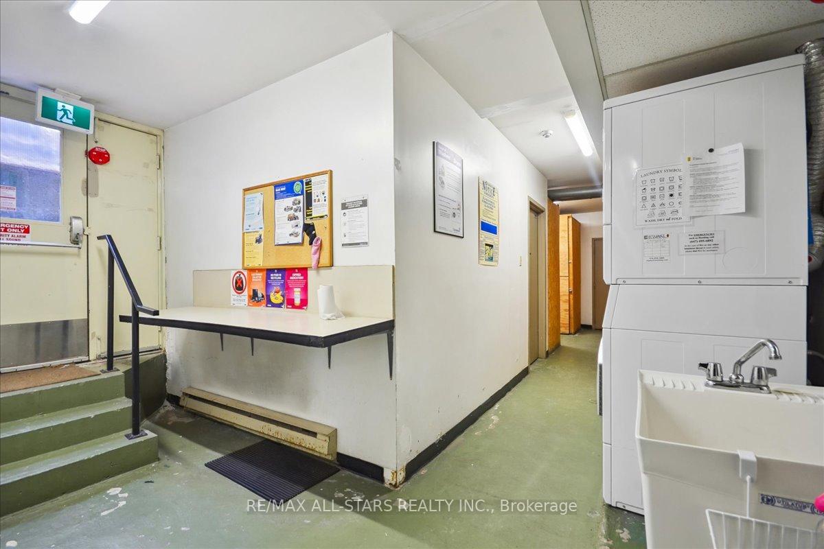 114 Vaughan Road 307