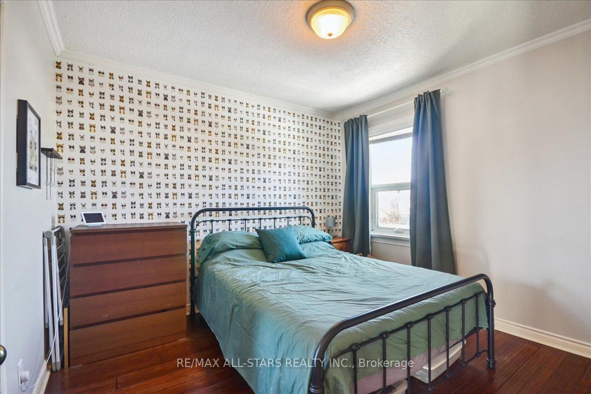 114 Vaughan Road 307