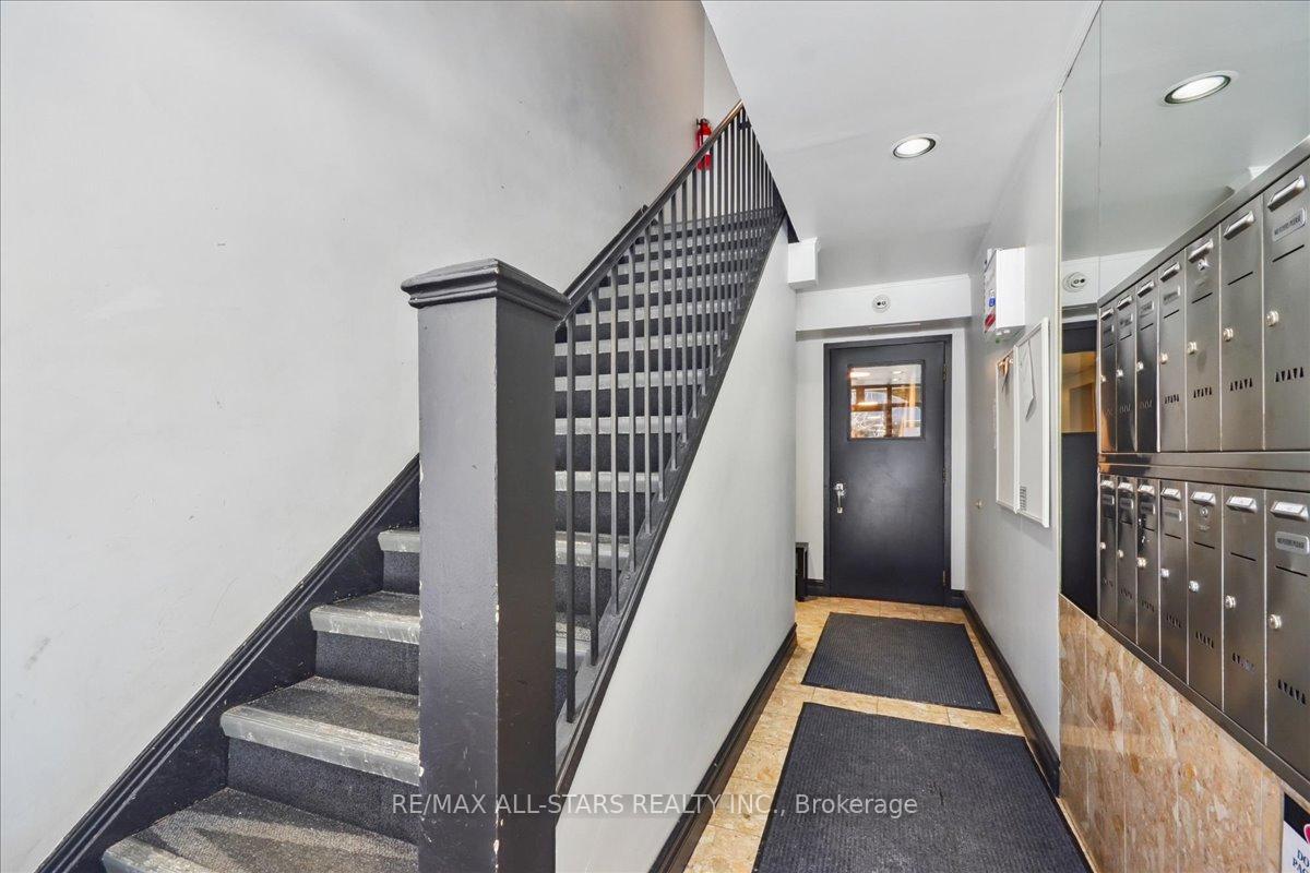 114 Vaughan Road 307