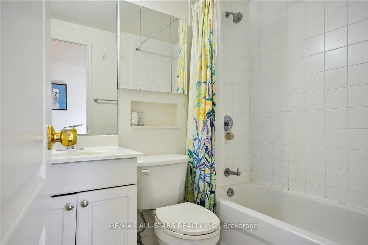 114 Vaughan Road 307