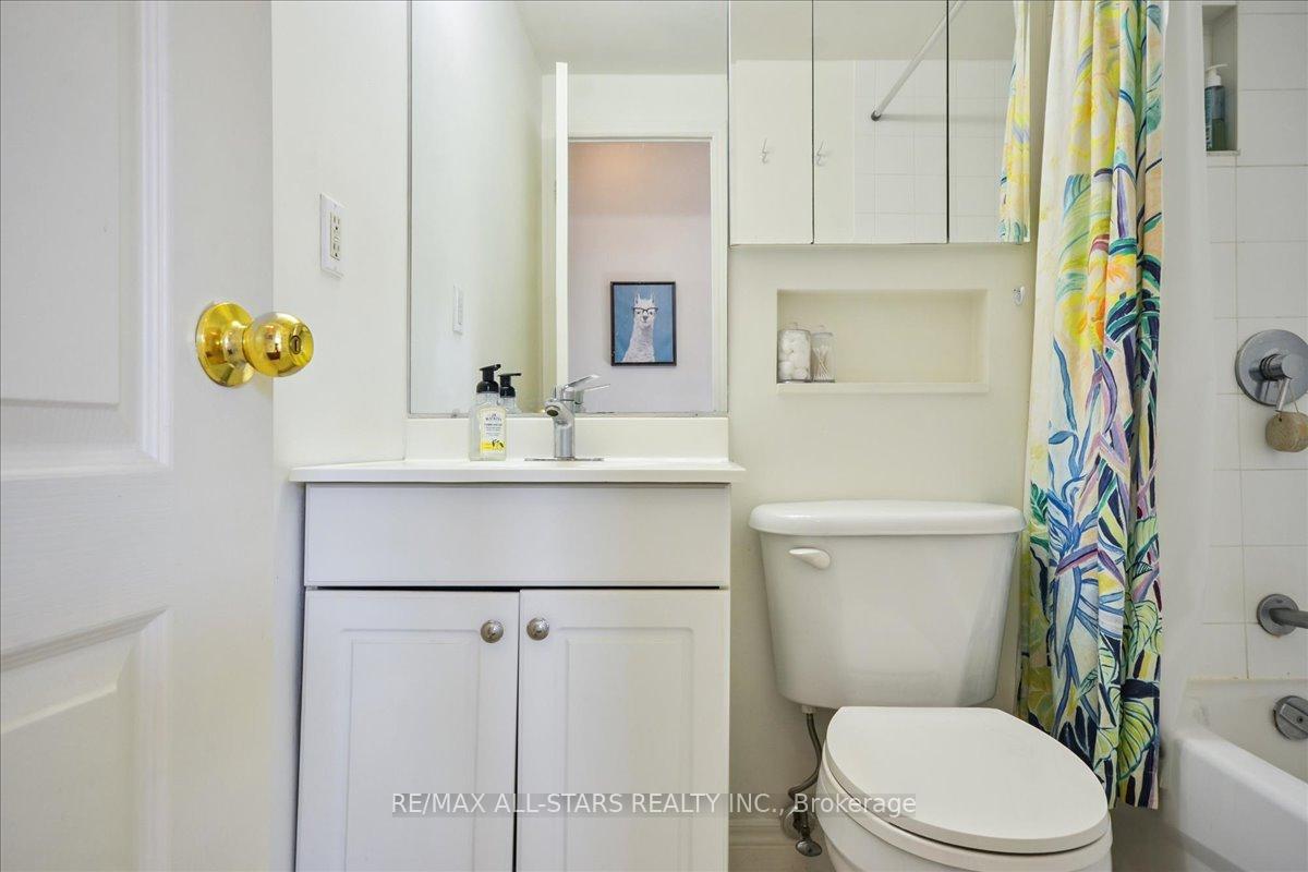 114 Vaughan Road 307