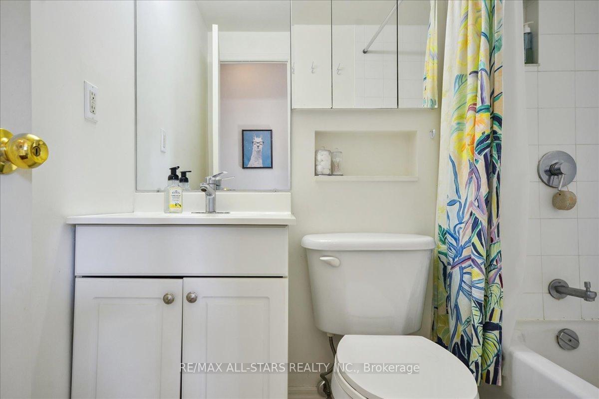 114 Vaughan Road 307