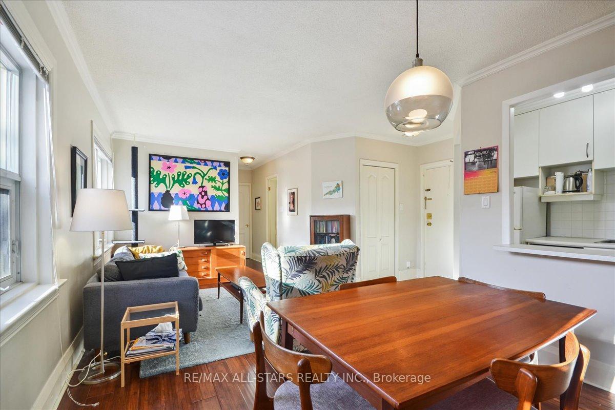 114 Vaughan Road 307