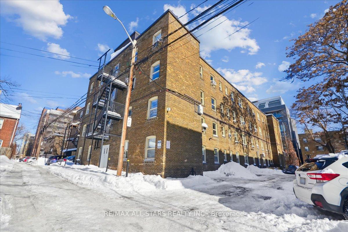 114 Vaughan Road 307