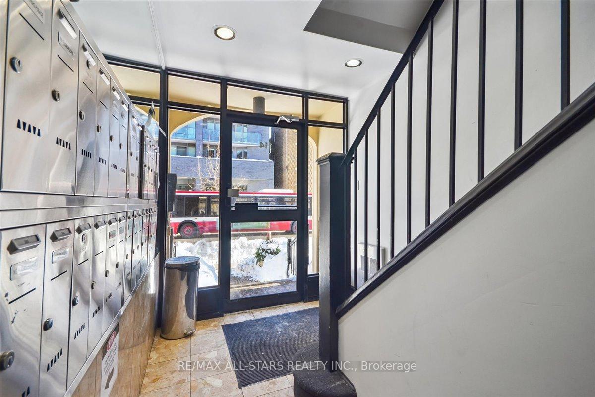 114 Vaughan Road 307