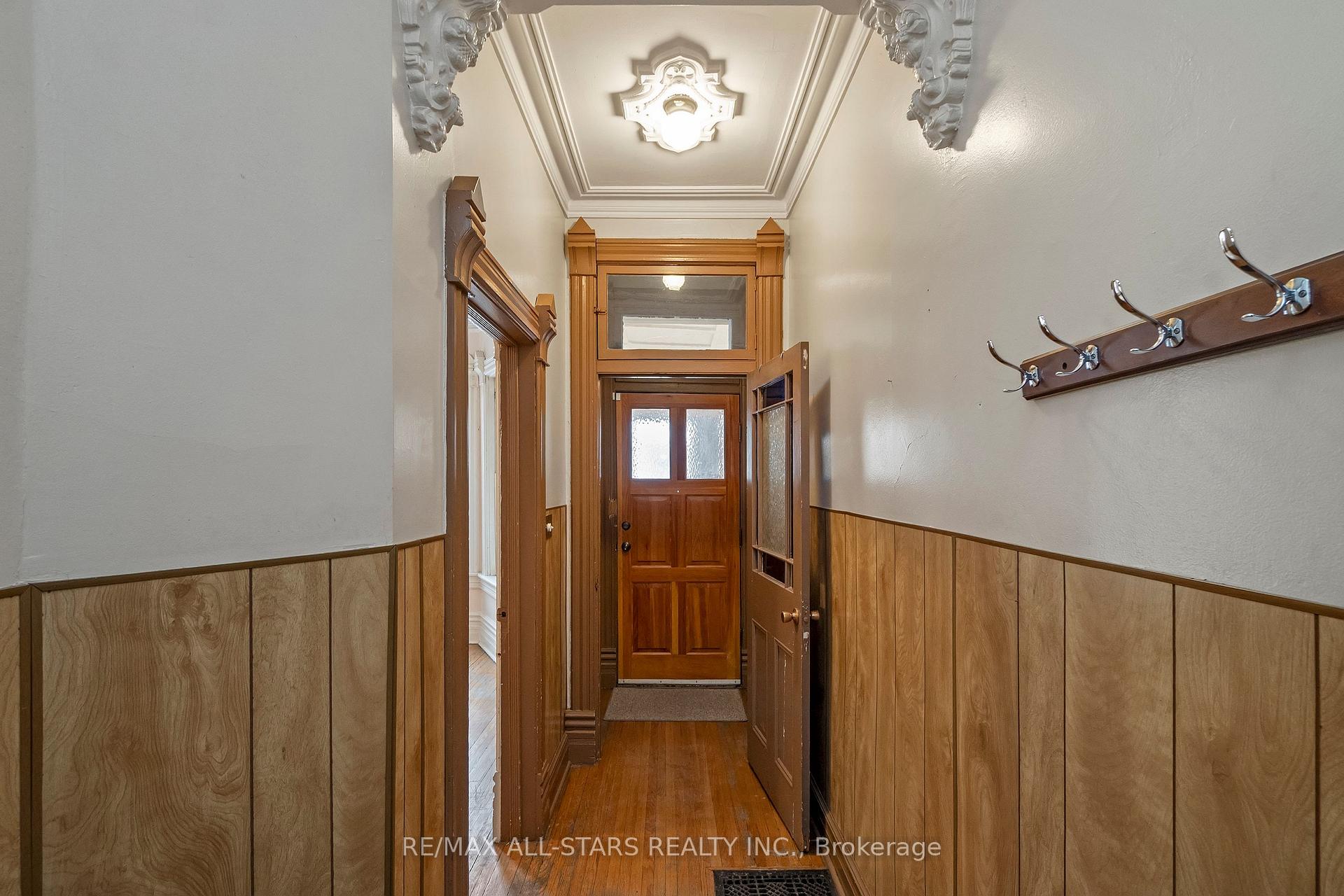 271 Lisgar Street, Toronto C01, ON M6J 3G8