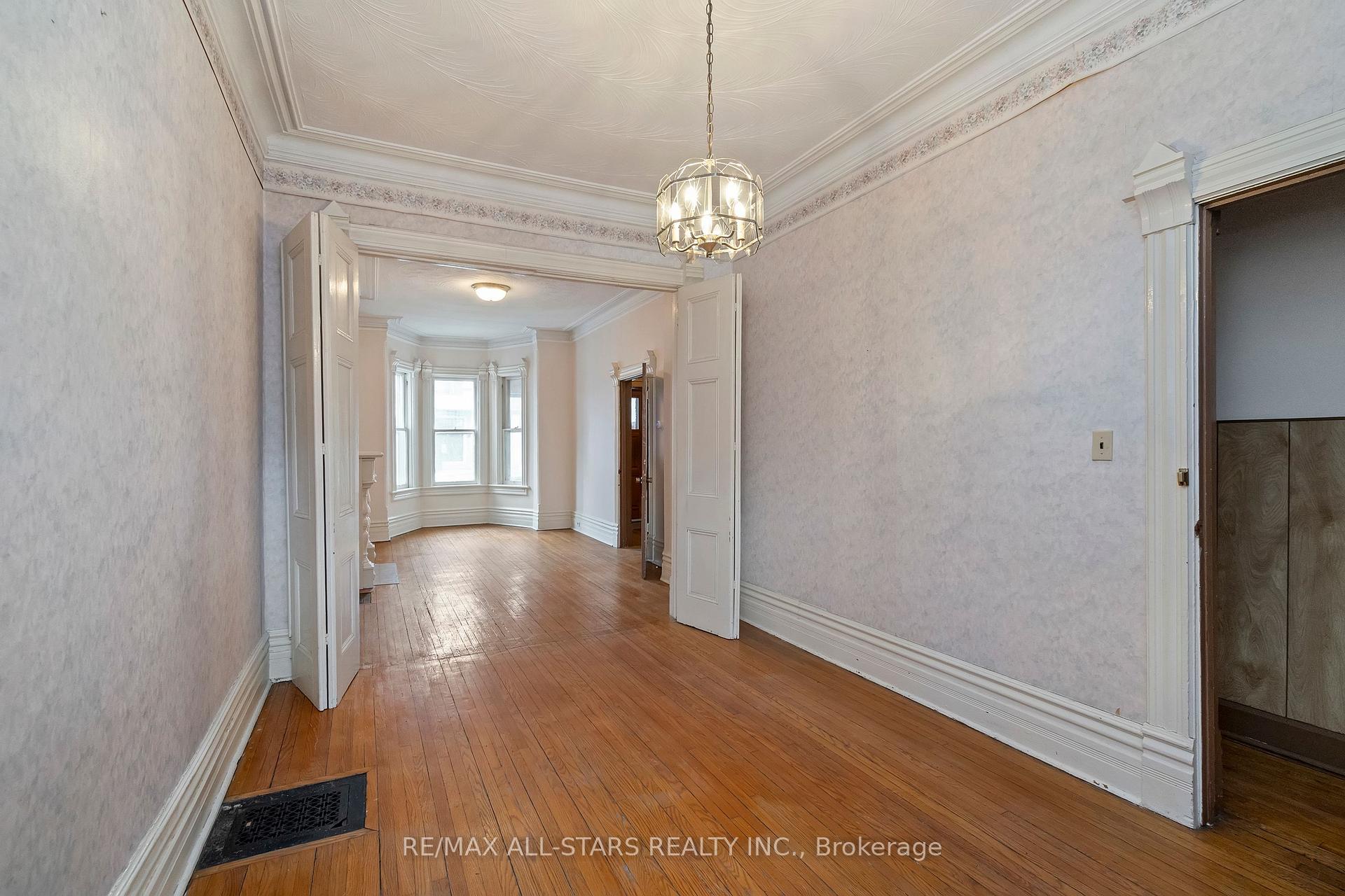 271 Lisgar Street, Toronto C01, ON M6J 3G8