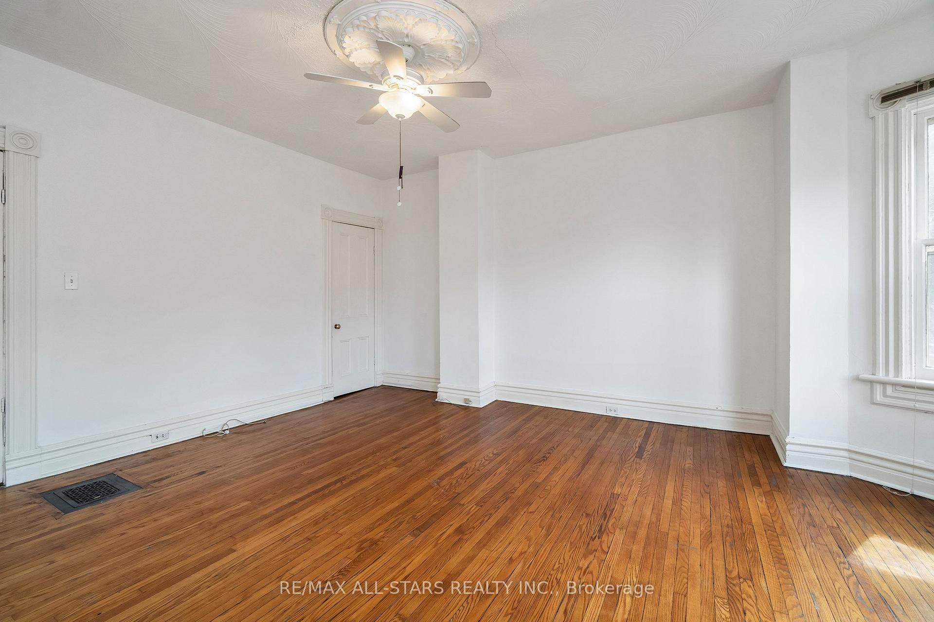 271 Lisgar Street, Toronto C01, ON M6J 3G8