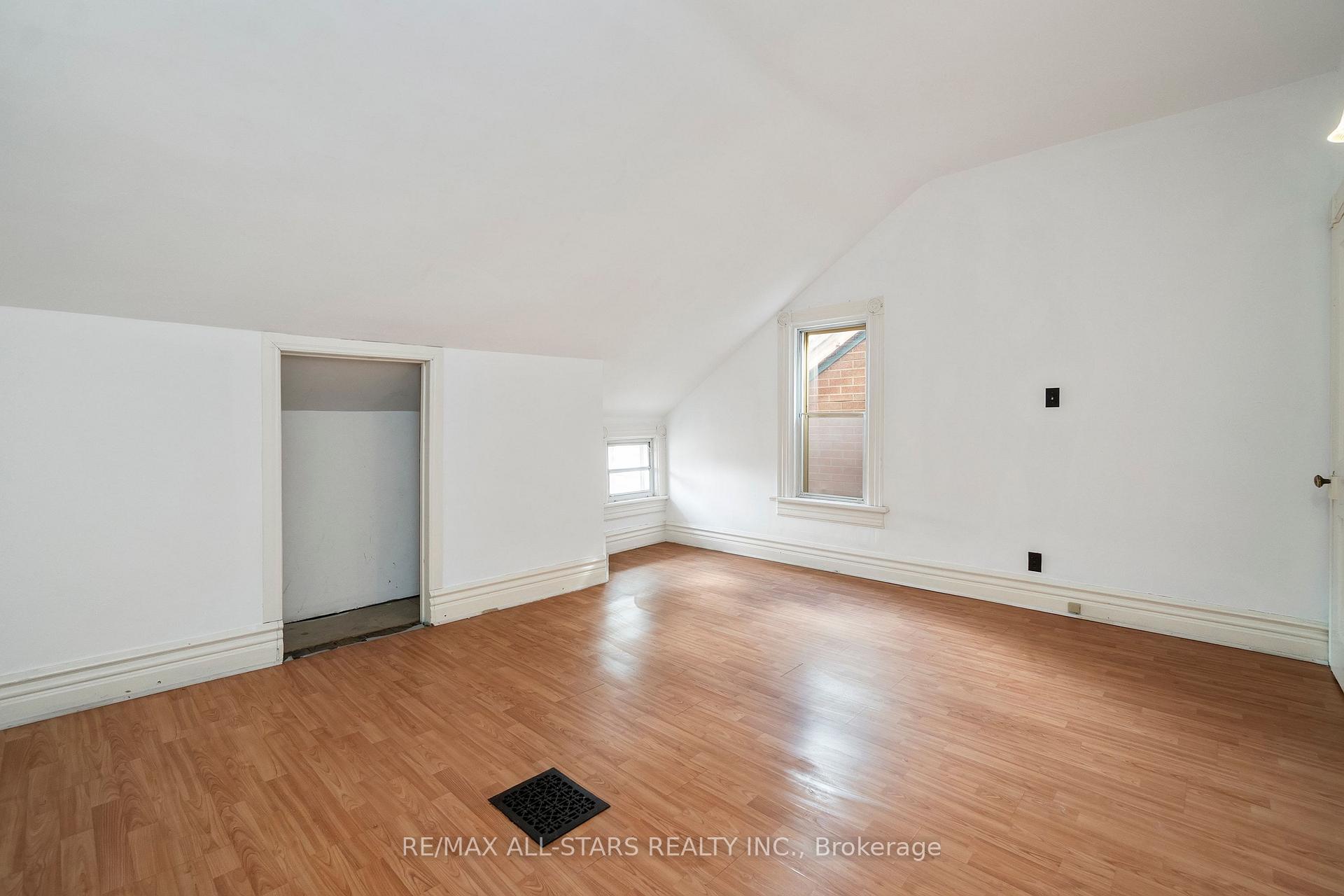 271 Lisgar Street, Toronto C01, ON M6J 3G8