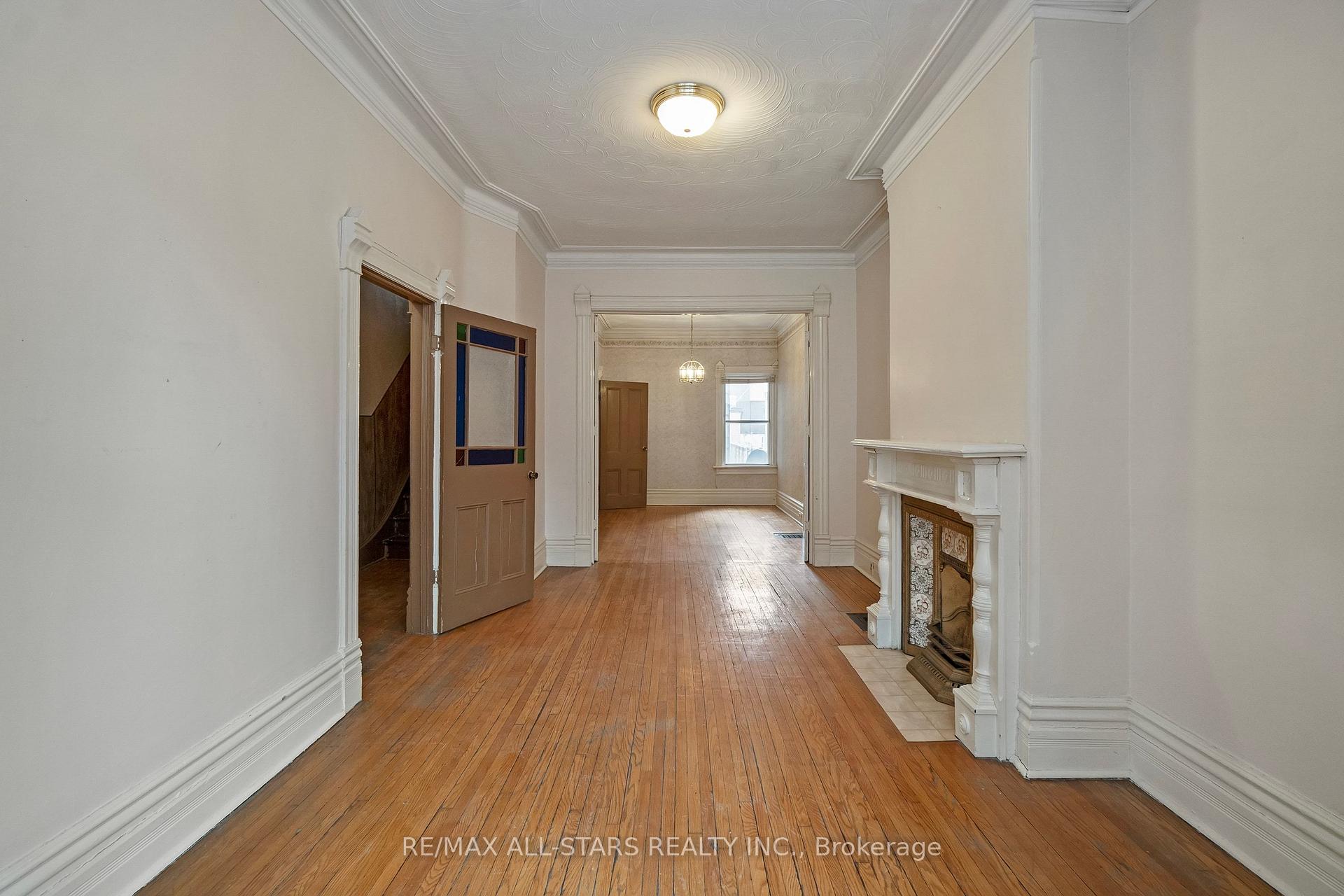 271 Lisgar Street, Toronto C01, ON M6J 3G8