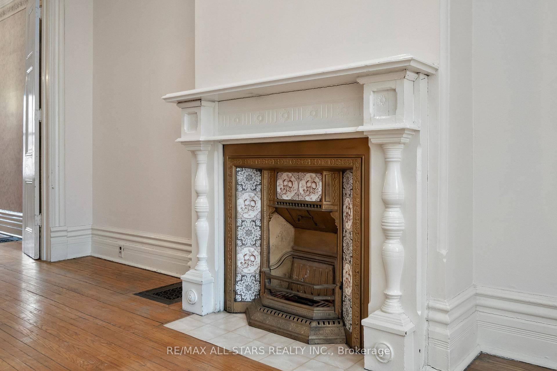 271 Lisgar Street, Toronto C01, ON M6J 3G8