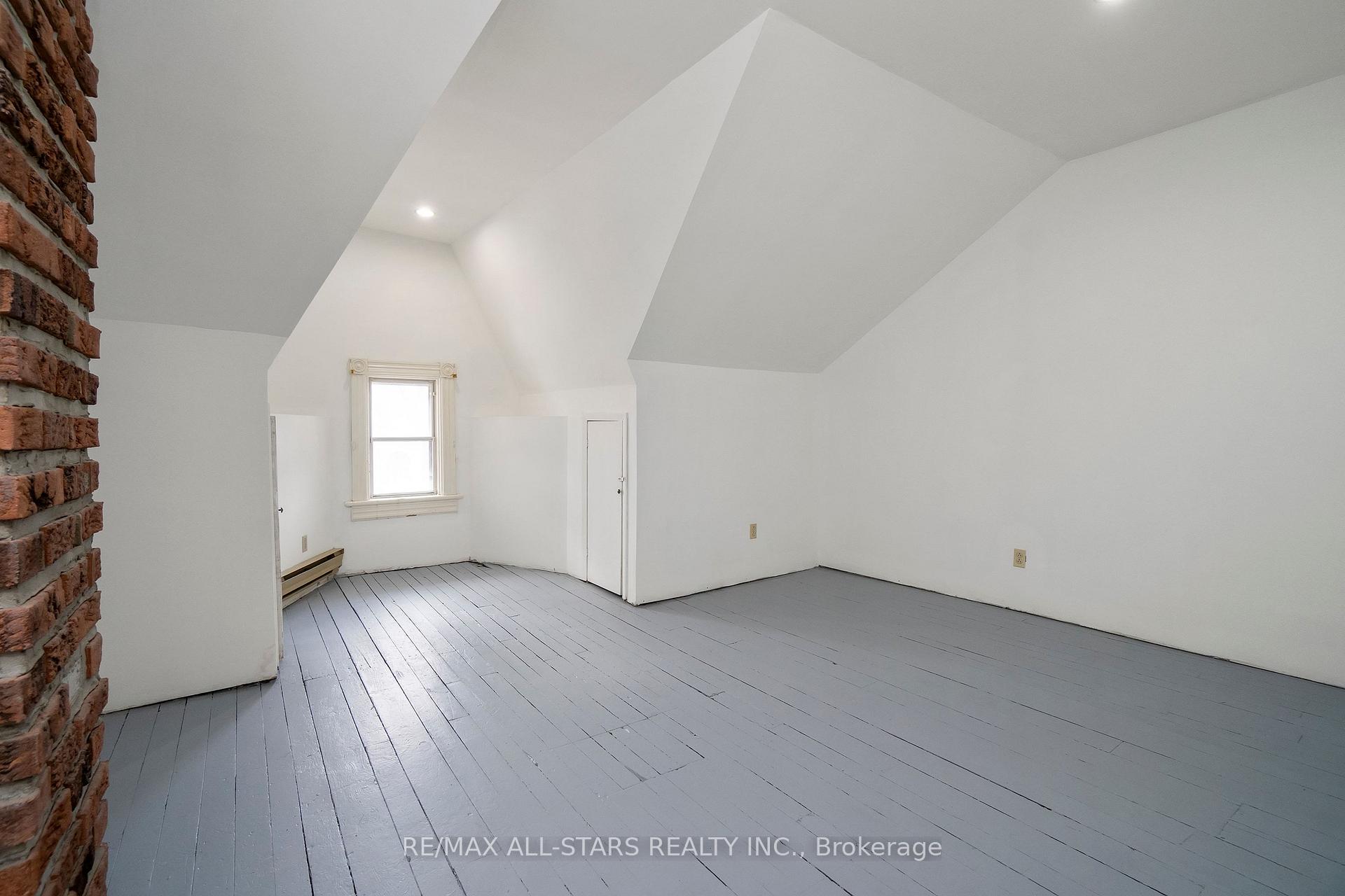 271 Lisgar Street, Toronto C01, ON M6J 3G8