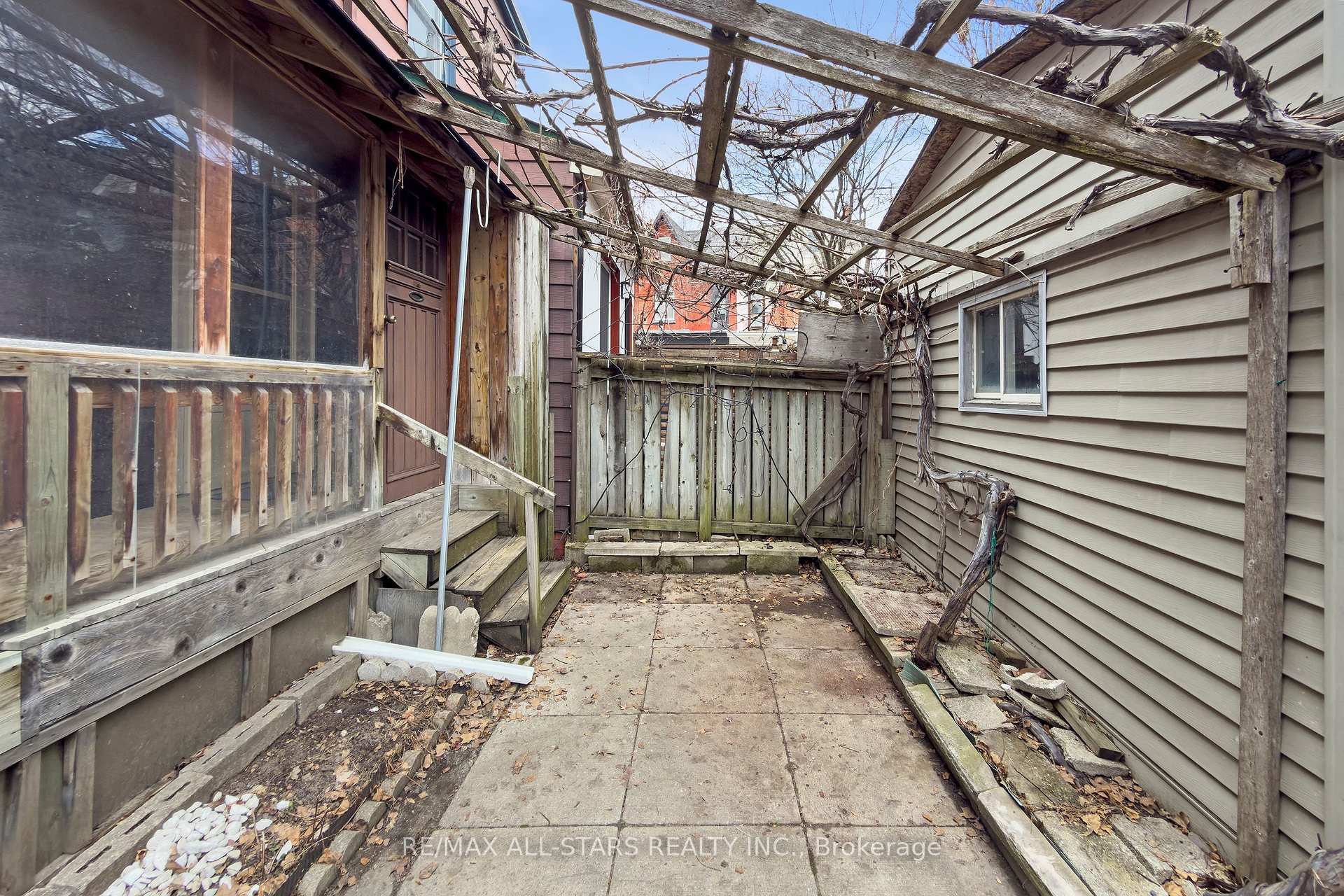 271 Lisgar Street, Toronto C01, ON M6J 3G8