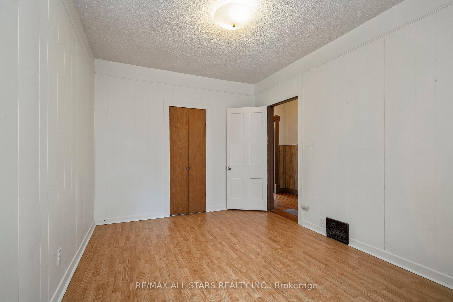 271 Lisgar Street, Toronto C01, ON M6J 3G8