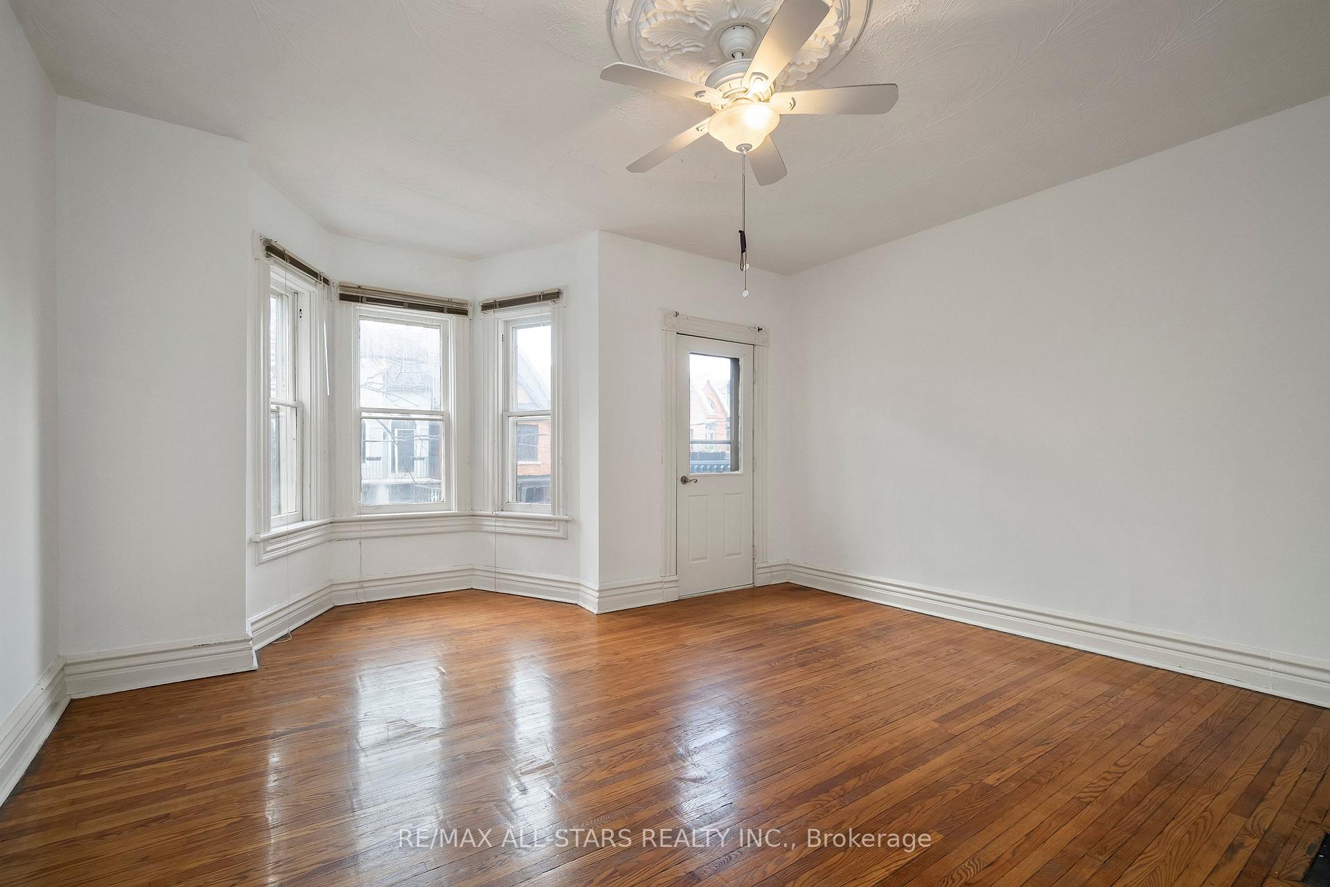 271 Lisgar Street, Toronto C01, ON M6J 3G8