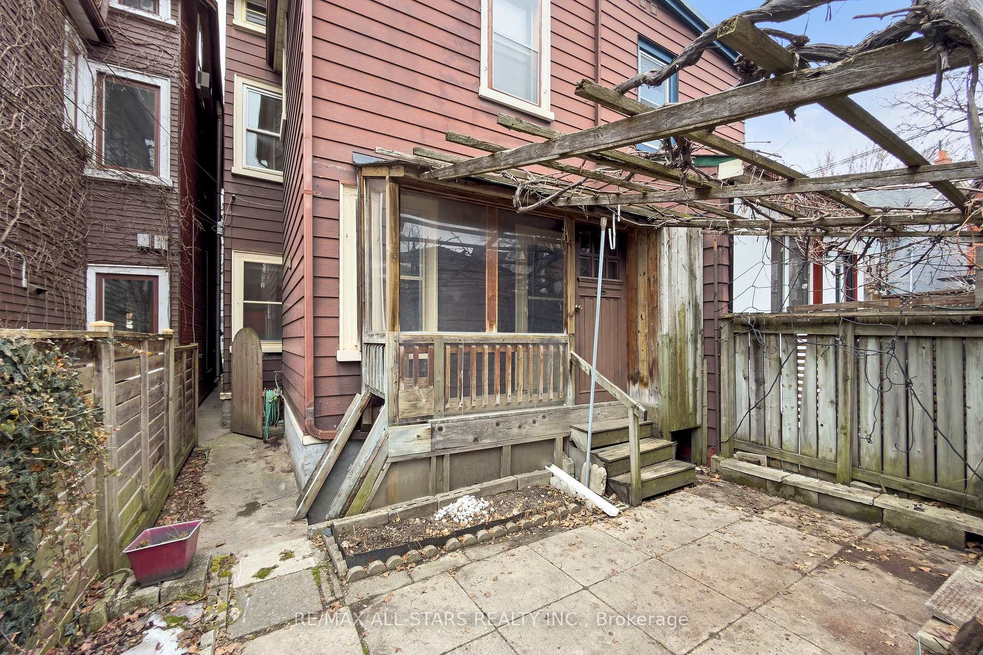 271 Lisgar Street, Toronto C01, ON M6J 3G8