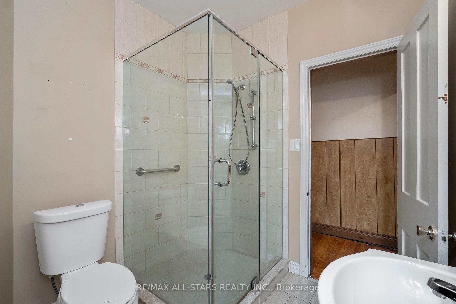 271 Lisgar Street, Toronto C01, ON M6J 3G8