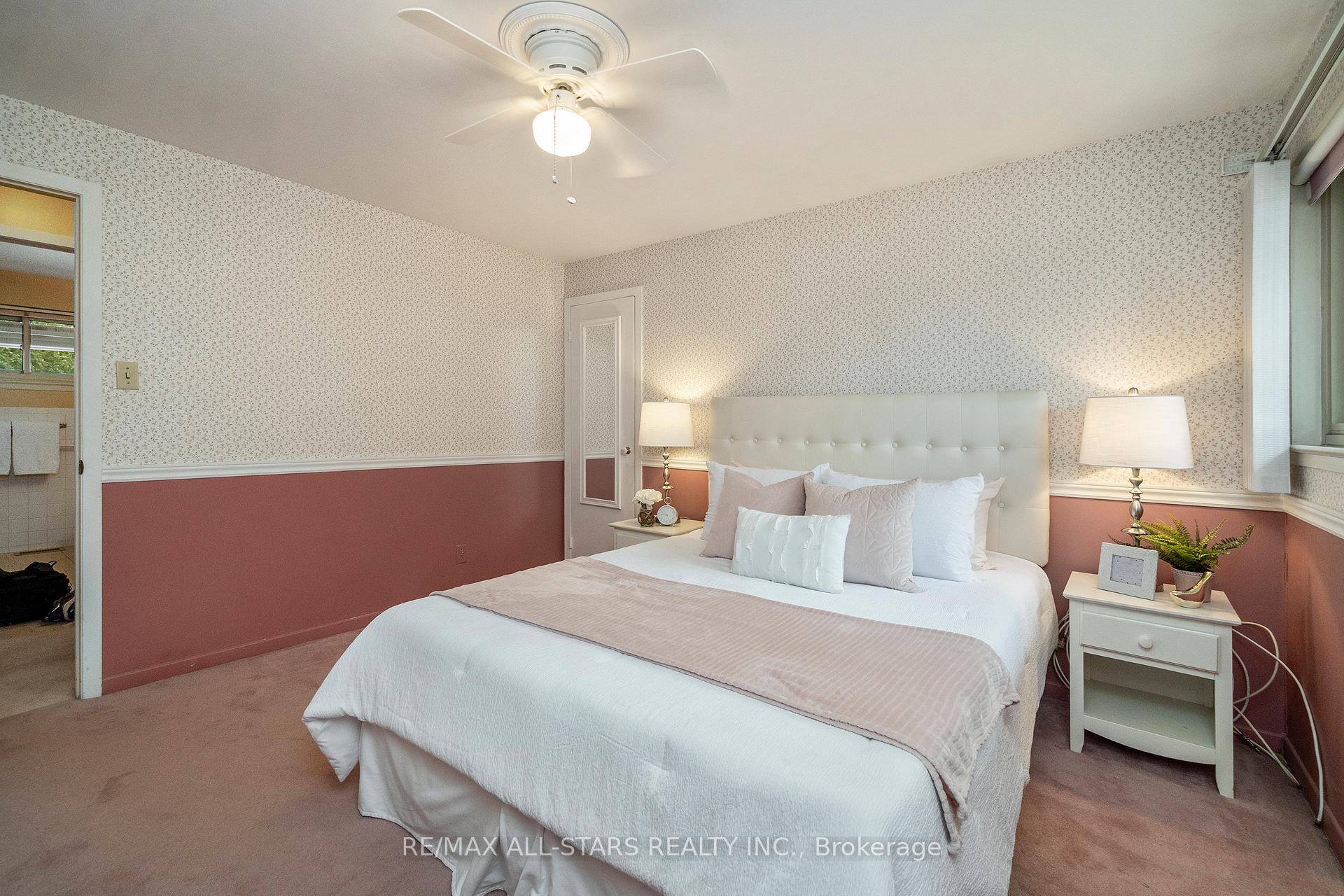 24 Ensign Place, Toronto E09