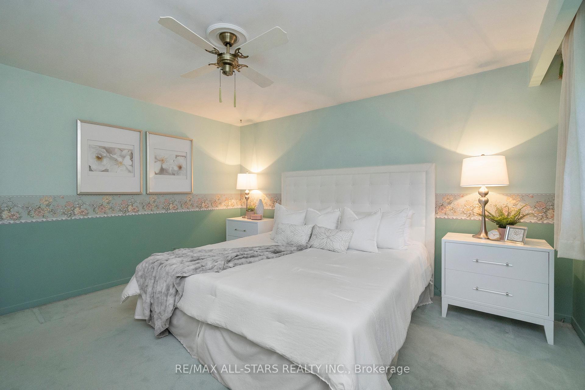 24 Ensign Place, Toronto E09