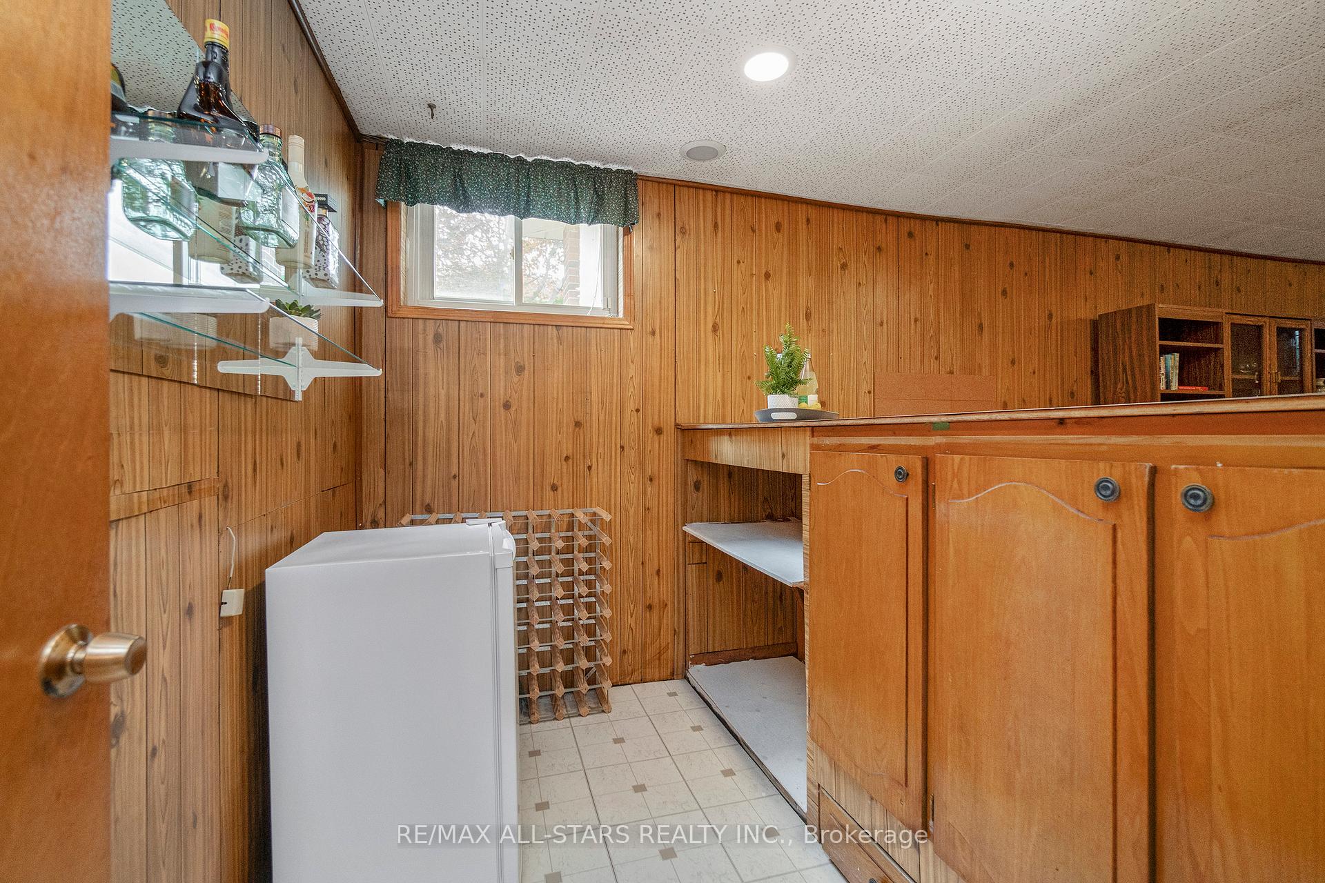24 Ensign Place, Toronto E09