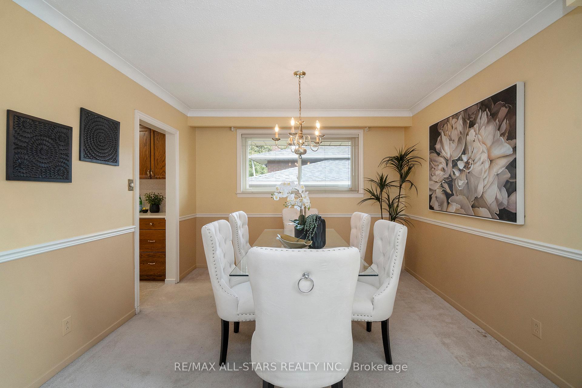 24 Ensign Place, Toronto E09