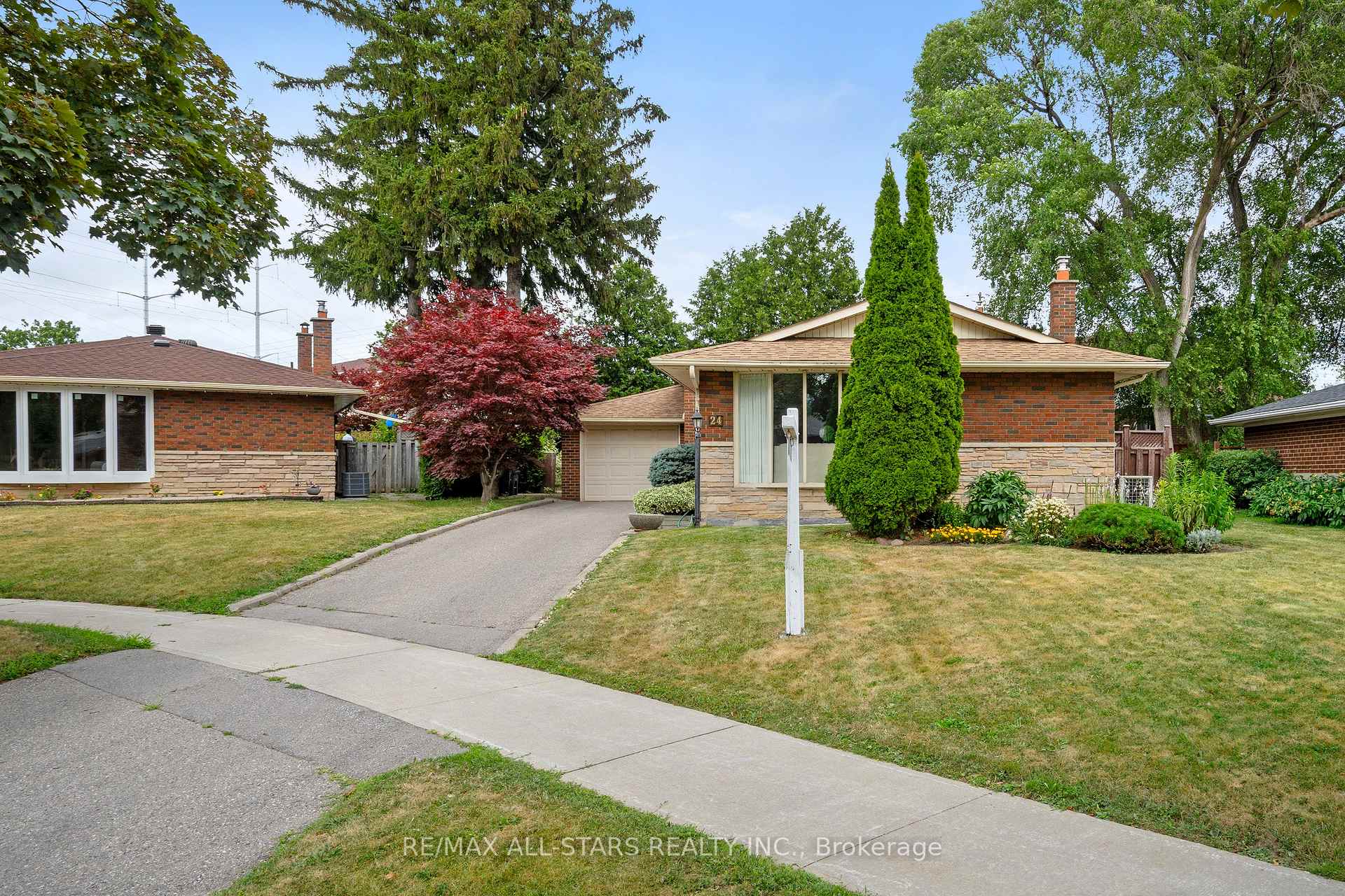 24 Ensign Place, Toronto E09