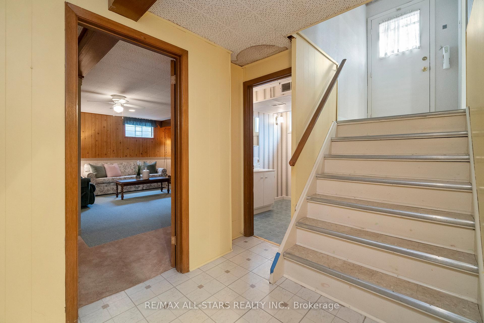 24 Ensign Place, Toronto E09