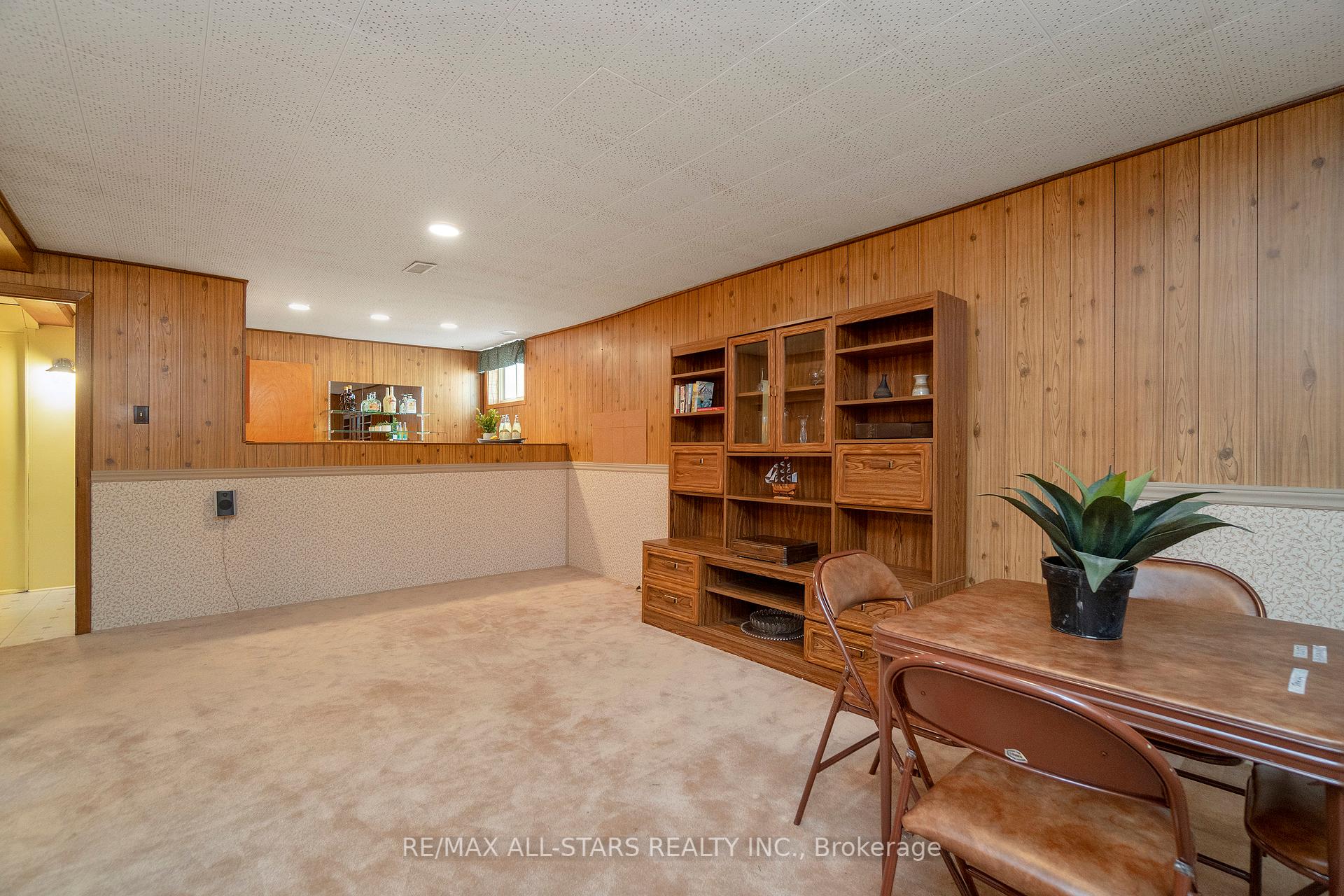 24 Ensign Place, Toronto E09
