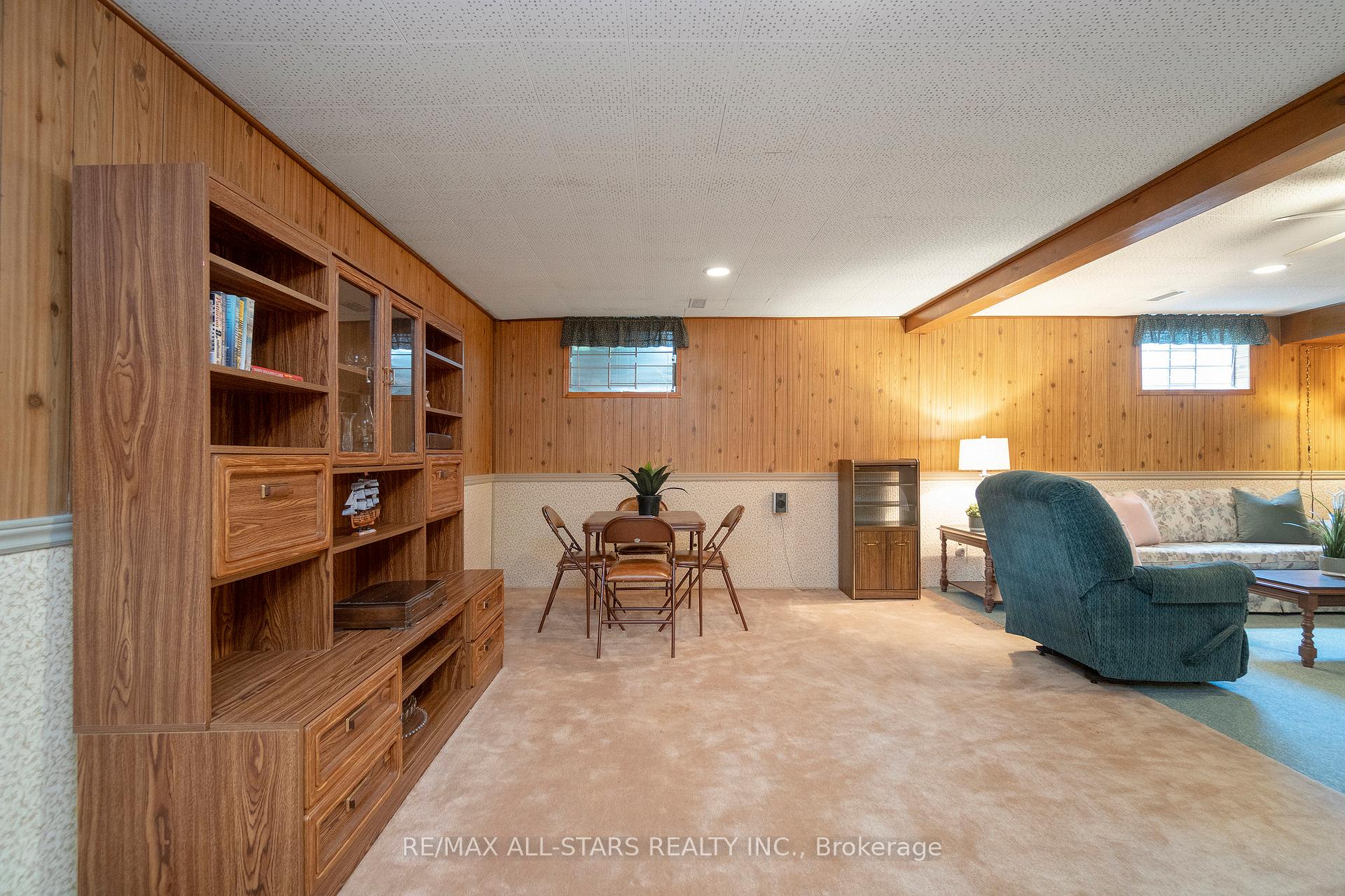 24 Ensign Place, Toronto E09