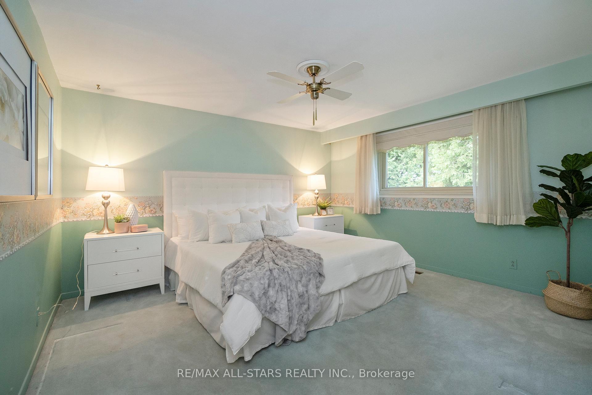 24 Ensign Place, Toronto E09
