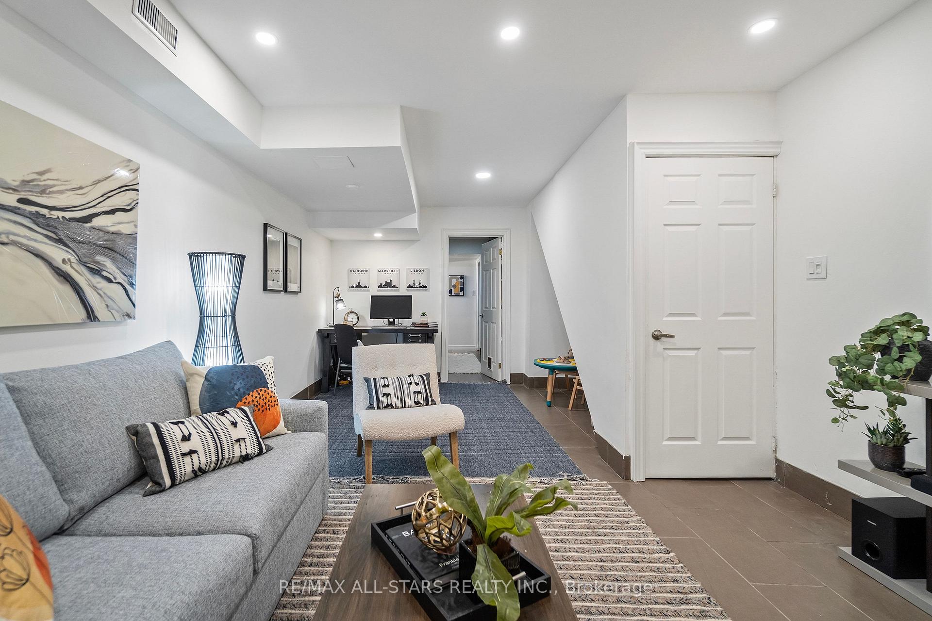 83 Pape Avenue 3, Toronto E01, ON M4M 2V5, Toronto E01 ON, M4M 2V5