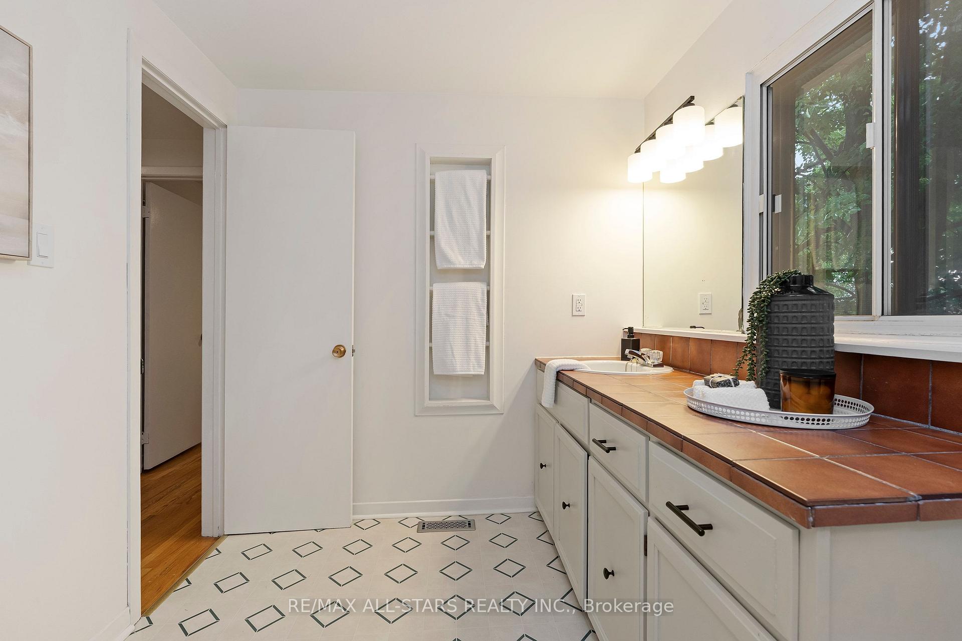 11 Gillbank Crescent, Toronto