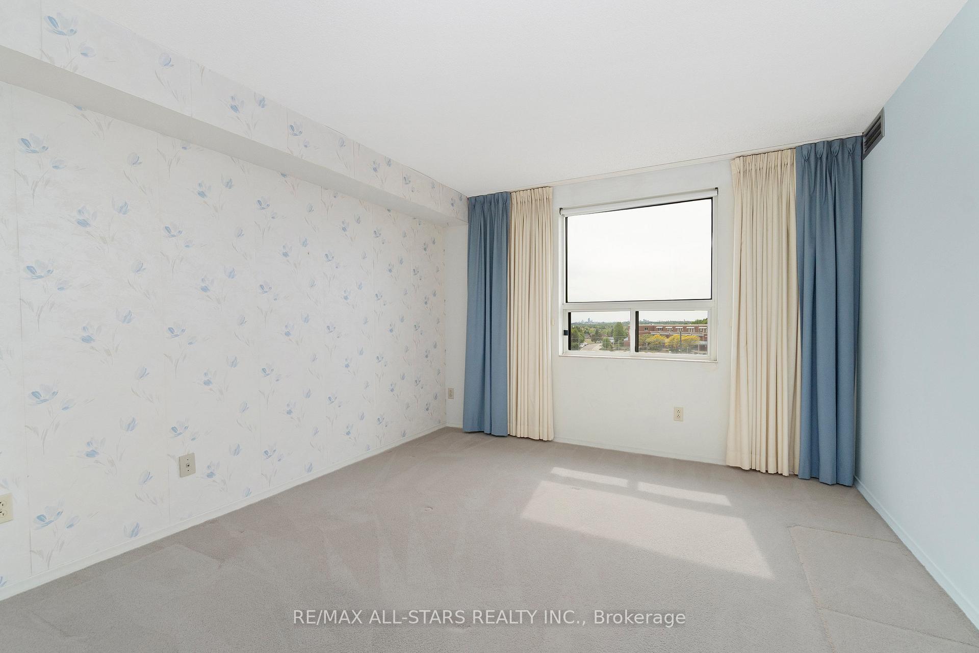 #718 - 2 Raymerville Drive Unit: 718