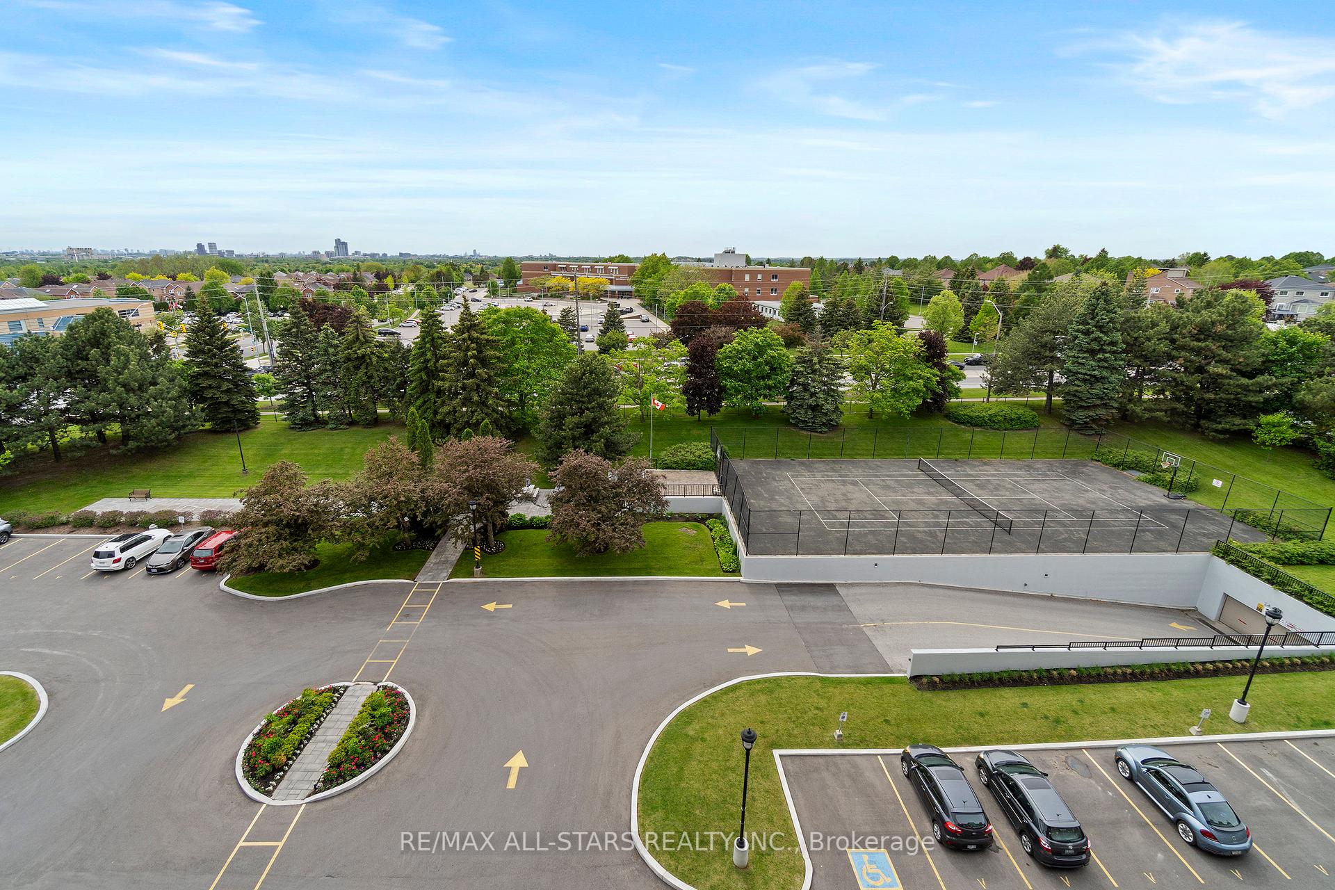 #718 - 2 Raymerville Drive Unit: 718