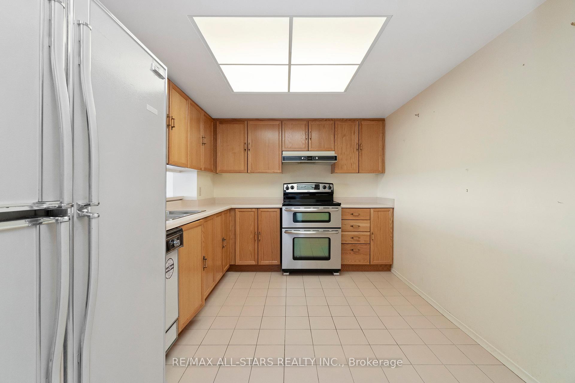 #718 - 2 Raymerville Drive Unit: 718