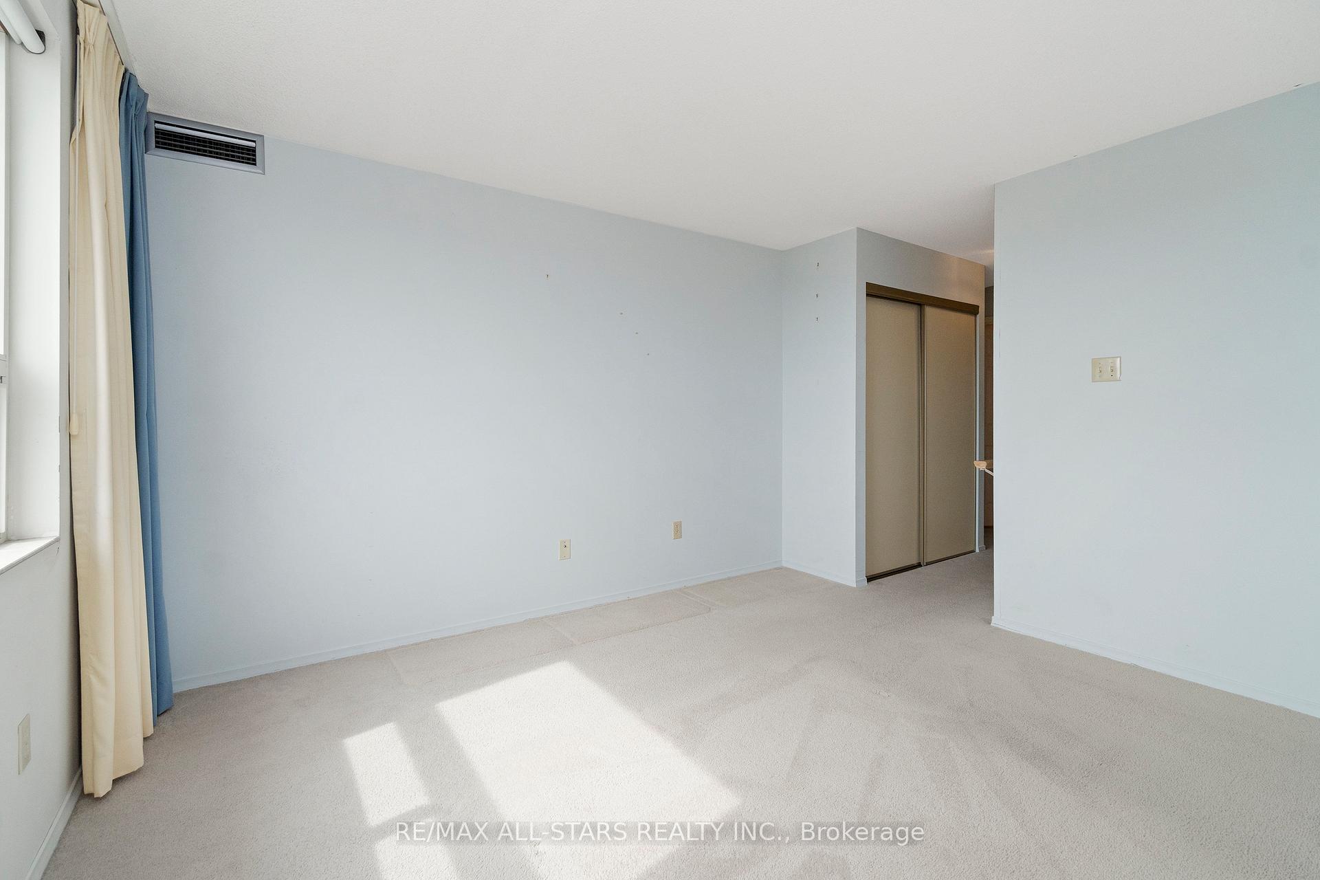 #718 - 2 Raymerville Drive Unit: 718